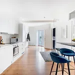 Leaves 2- Chic For 8 Persons In København