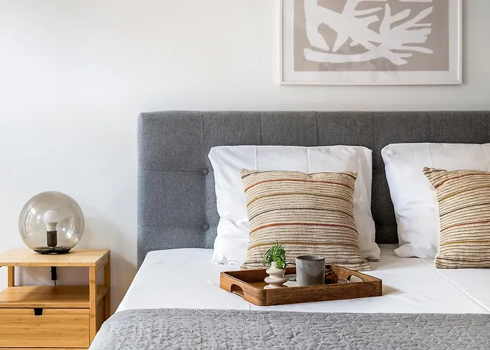 Apartment Leaves 2- Chic For 8 Persons In